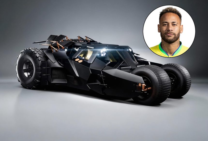 Replika mobil Batmobile Tumbler milik Neymar Jr dengan desain bodi hitam matte dan ban raksasa.