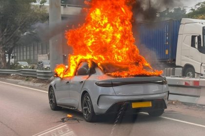 Insiden BYD Seal terbakar di jalan raya Hong Kong.