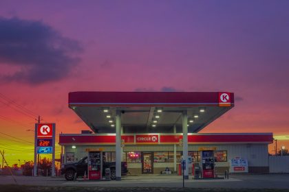 Isi Bensin Malam Hari