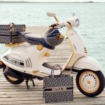 Illustrasi Gambar Vespa Dior Berwarna Putih