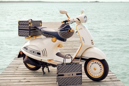 Illustrasi Gambar Vespa Dior Berwarna Putih