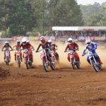 Aksi Diva Ismayana saat sesi kualifikasi Kejurnas Motocross Putaran 1 di Banten