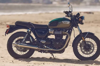 Motor baru Triumph Bonneville 400 warna klasik hitam perak