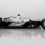 Mobil balap dengan livery Cadillac F1 Miami bertema Stars and Stripes.